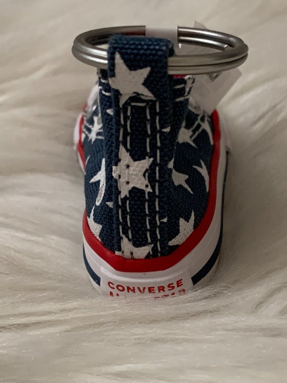 CONVERSE All Star Chuck Taylor Sneaker Key Ring in Navy/Red - Picture 2 of 3